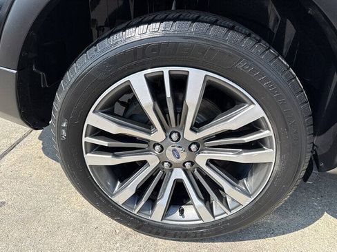 Used 2017 Ford Explorer Platinum AWD/4WD image 14