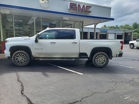 Used 2023 Chevrolet Silverado 2500 High Country AWD/4WD image 12