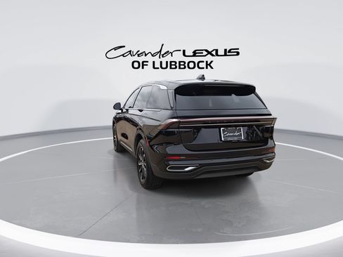 Used 2025 Lincoln Nautilus Premier AWD/4WD image 7