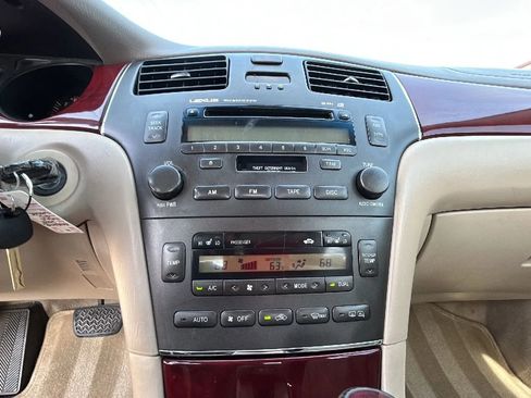 Used 2002 Lexus ES 330 FWD image 15