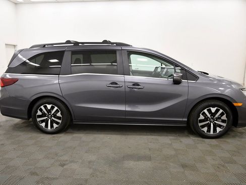 Certified 2025 Honda Odyssey EX-L image 9