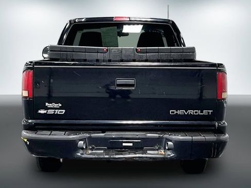 Used 2002 Chevrolet S10 Pickup LS w/ LS Preferred Equipment Group RWD image 6