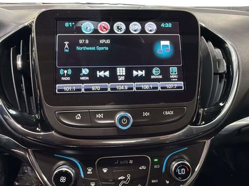 Used 2017 Chevrolet Volt Premier w/ Driver Confidence II Package FWD image 29
