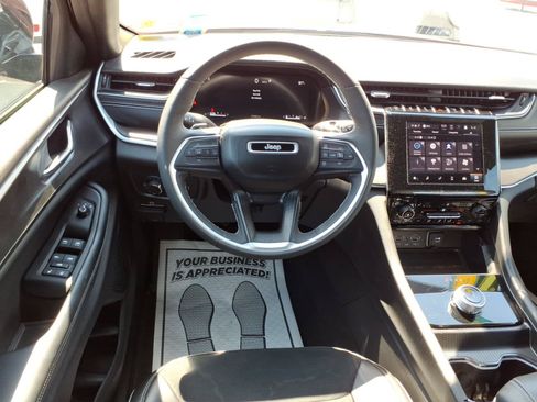 Used 2024 Jeep Grand Cherokee L Laredo AWD/4WD image 12