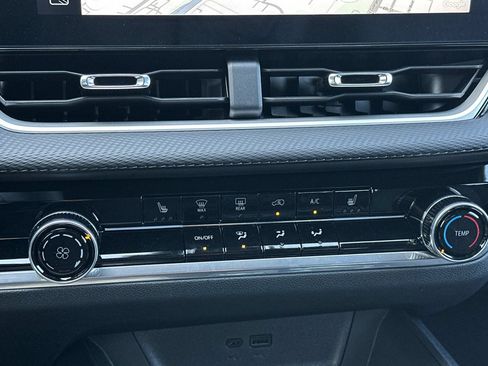 New 2026 Chevrolet Equinox LT w/ Safety and Technology Package FWD image 21