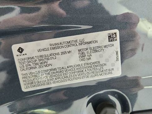 Used 2025 Rivian R1S Adventure image 64