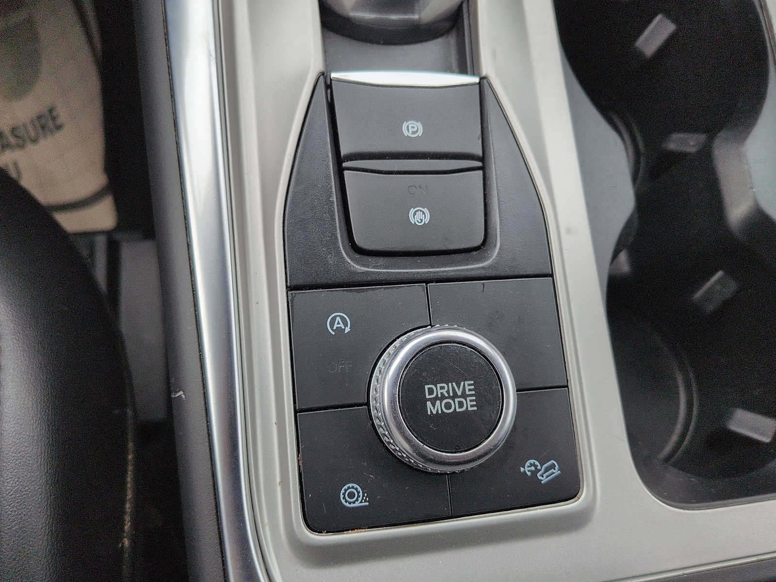 Used 2023 Ford Explorer XLT w/ Equipment Group 202A AWD/4WD image 20