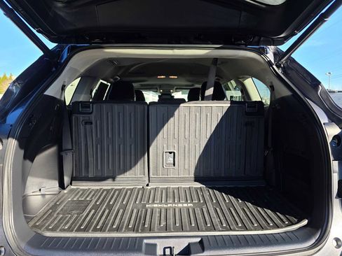 Used 2023 Toyota Highlander XLE image 19