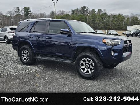 Used 2017 Toyota 4Runner SR5 image 1