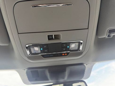 Used 2025 Ford F350 Lariat w/ Lariat Ultimate Package AWD/4WD image 38