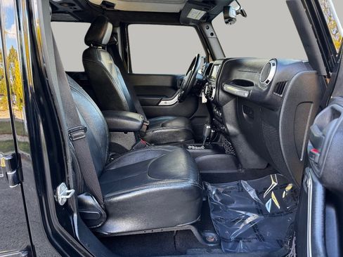 Used 2015 Jeep Wrangler Unlimited Sahara w/ Dual Top Group image 19