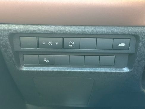 New 2026 Mitsubishi Outlander SEL image 9