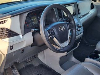 Used 2015 Toyota Sienna LE video 2