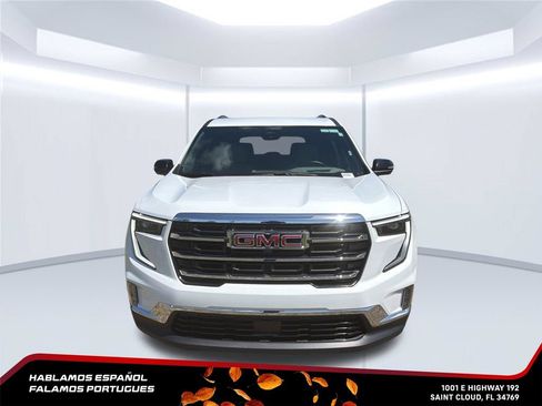 Certified 2026 GMC Acadia Elevation w/ Elevation Premium Package FWD image 9