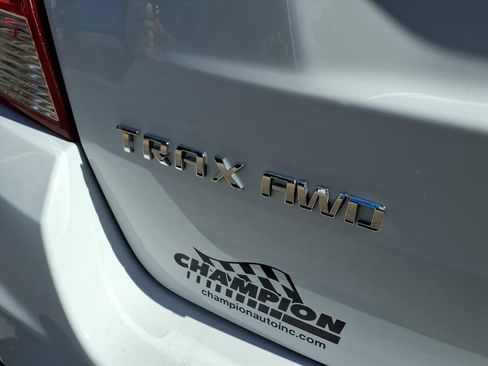 Used 2021 Chevrolet Trax LS w/ Tint and Cruise Package image 11