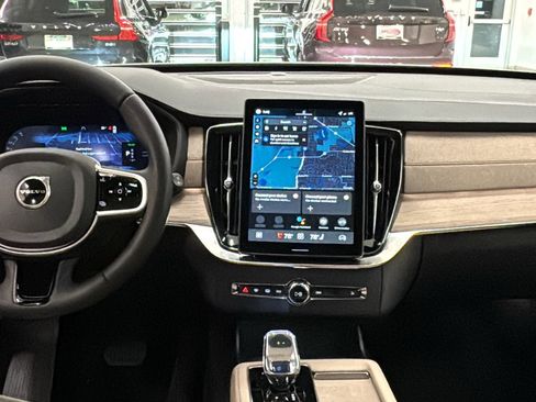 New 2026 Volvo XC90 T8 Plus w/ Protection Package Premier image 11