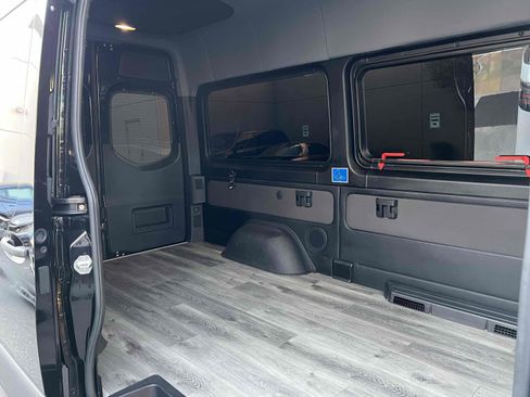Used 2023 Mercedes-Benz Sprinter 2500 image 51