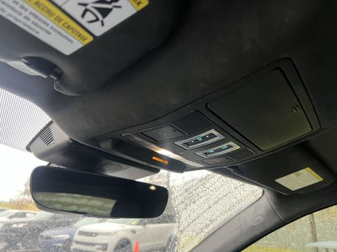 Used 2019 Jaguar F-PACE Premium image 24