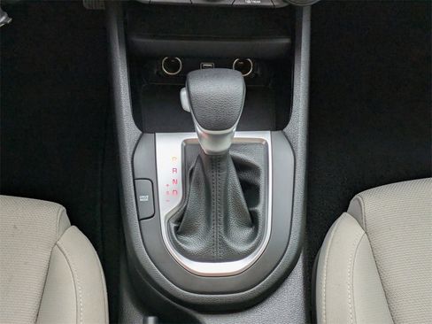 Used 2022 Kia Forte LXS w/ LXS Technology Package image 17