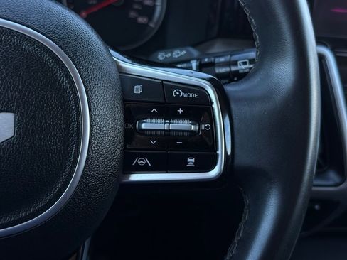 Certified 2023 Kia Sorento EX w/ Panoramic Sunroof Package image 35