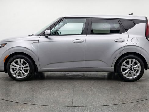Used 2025 Kia Soul LX w/ LX Technology Package FWD image 5