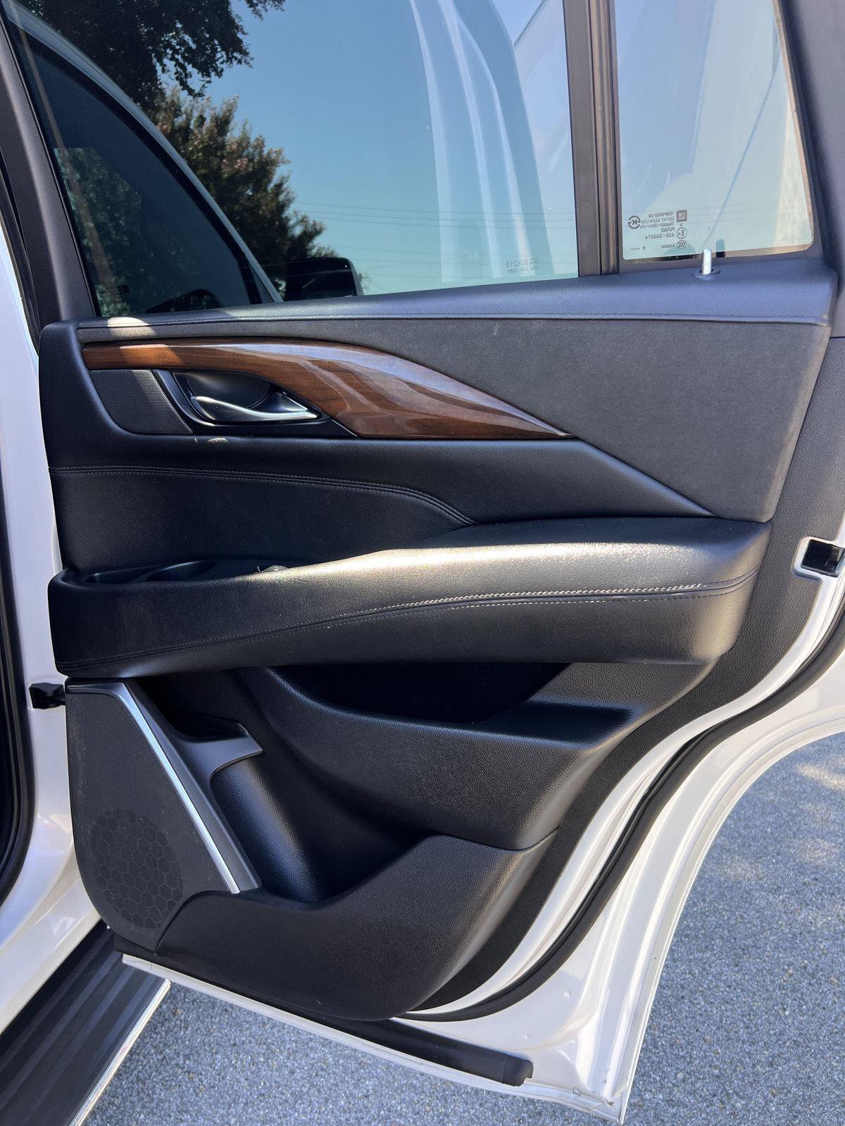 Used 2020 Cadillac Escalade 2WD image 28