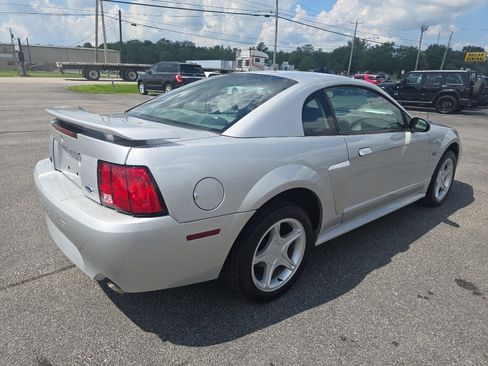 Used 2001 Ford Mustang GT RWD image 6