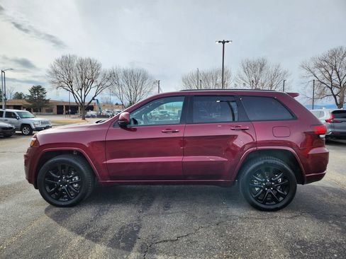 Used 2021 Jeep Grand Cherokee Laredo X image 4