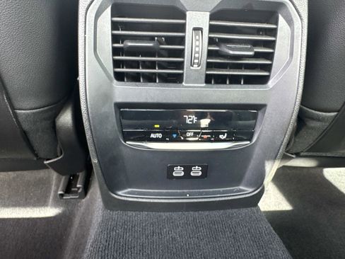 Used 2024 BMW 330i Sedan image 16