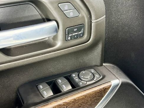 Used 2023 GMC Sierra 3500 Denali w/ Technology Package image 12