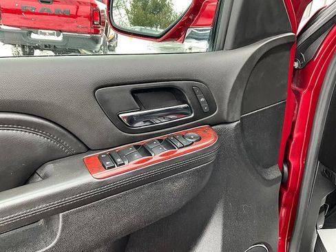 Used 2014 Cadillac Escalade Luxury image 12