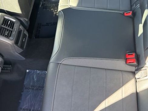 Used 2022 Volkswagen Taos SE w/ Panoramic Sunroof Package image 23