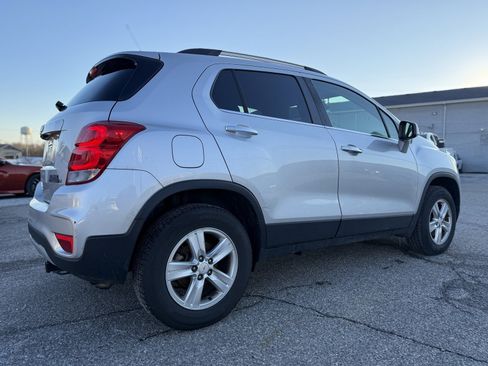 Used 2019 Chevrolet Trax LT w/ LT Convenience Package image 7