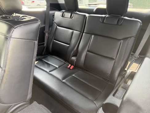 Used 2021 Ford Explorer XLT w/ Equipment Group 202A AWD/4WD image 13