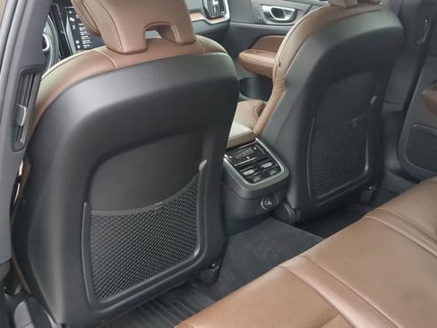Used 2020 Volvo V60 T5 Cross Country image 18