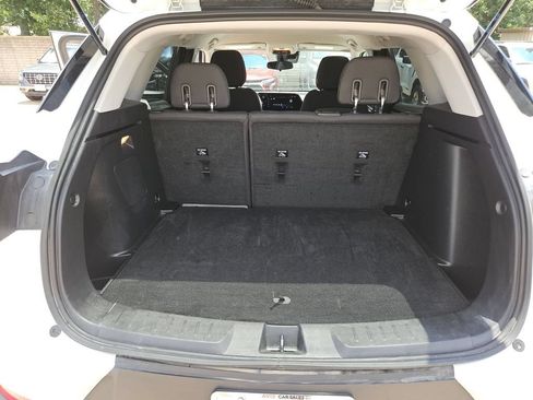Used 2025 Chevrolet TrailBlazer LT AWD/4WD image 24