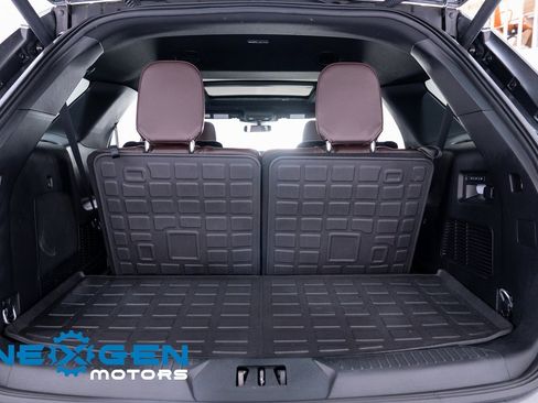 Used 2023 Ford Explorer Platinum w/ Technology Package image 43