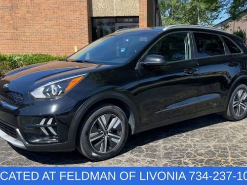 Used 2020 Kia Niro LXS FWD image 4