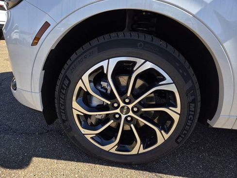 New 2026 Lincoln Nautilus Reserve image 23