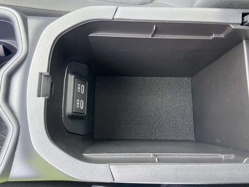 Used 2025 Toyota RAV4 XLE w/ Convenience Package FWD image 30