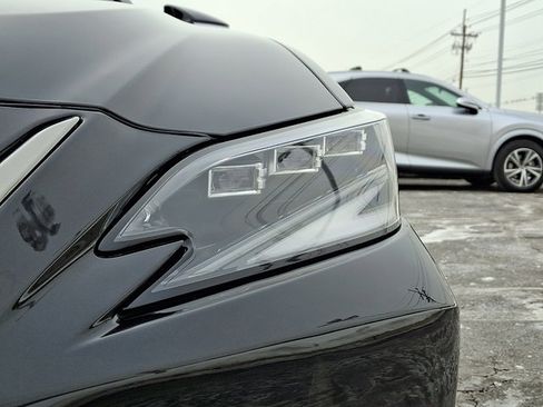 Certified 2025 Lexus ES 300h F Sport image 9