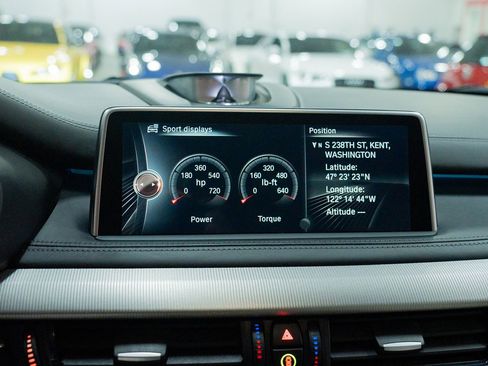 Used 2015 BMW X5 M image 44