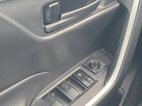 Used 2022 Toyota RAV4 LE FWD image 18