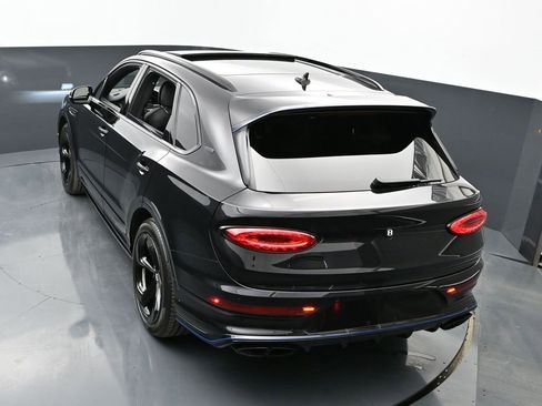 Used 2025 Bentley Bentayga AWD/4WD image 61