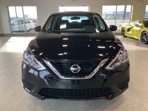Used 2017 Nissan Sentra SV image 2