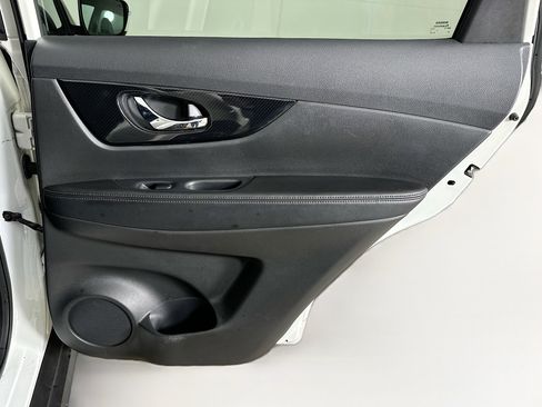 Used 2020 Nissan Rogue SL image 31