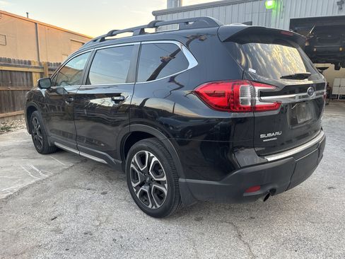 Certified 2023 Subaru Ascent Limited w/ Technology Package image 5