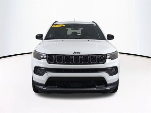 Used 2025 Jeep Compass Latitude w/ Altitude Special Edition AWD/4WD image 3