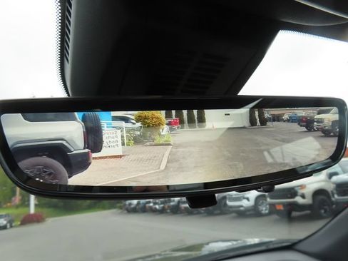 Used 2025 Chevrolet Equinox ACTIV w/ Safety and Technology Package AWD/4WD image 35