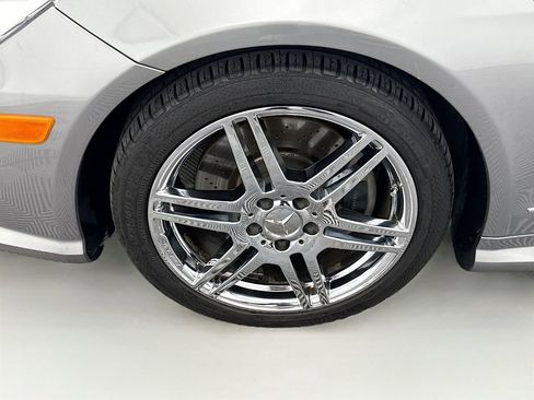 Used 2010 Mercedes-Benz E 550 Coupe image 27